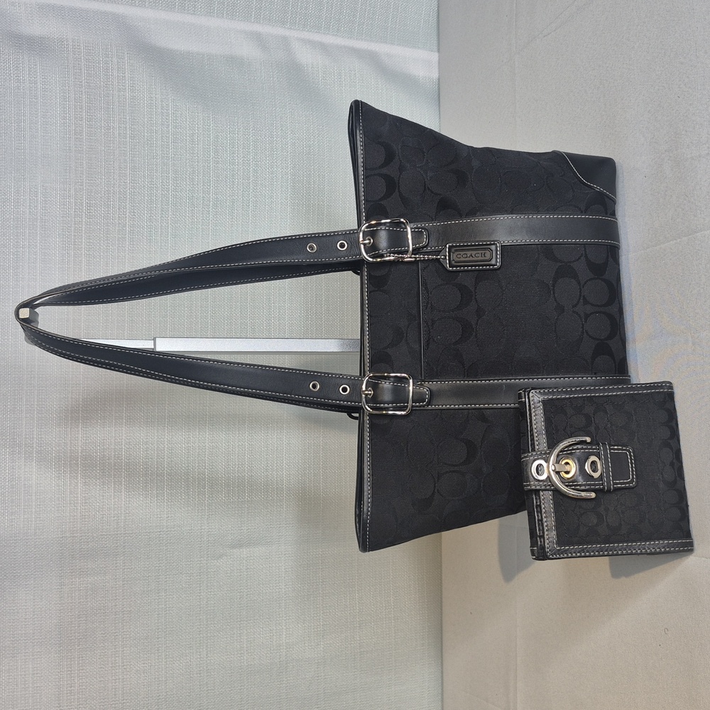 Coach 2pc Signature Tote Bag And Wallet Set - Picture 3 of 17